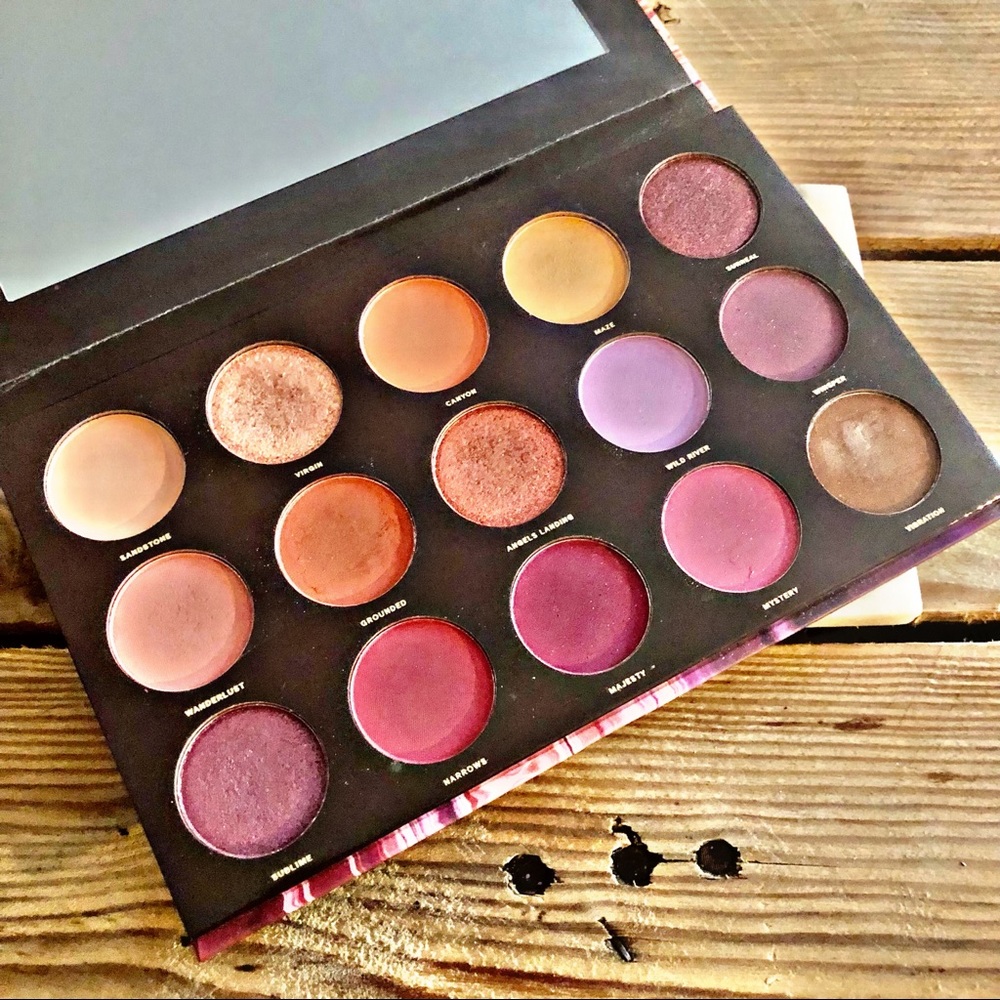 HIPDOT ZIP EYESHADOW PALETTE